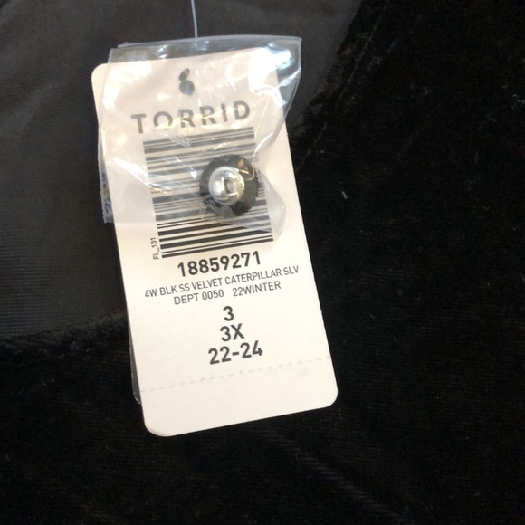 NWT Torrid Velvet Short Sleeve Top Sz 3X Black Party Holiday Classic Neutral - Picture 2 of 8